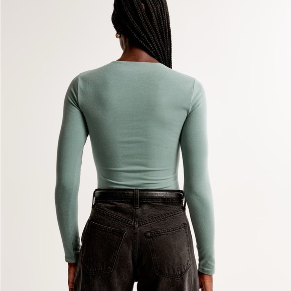 Abercrombie & Fitch Long Sleeve Seamless Crew Bodysuit - Picture 3 of 12